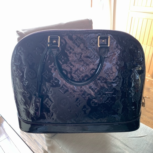 Louis Vuitton Handbags - 🔥 LV Alma MM Amarante